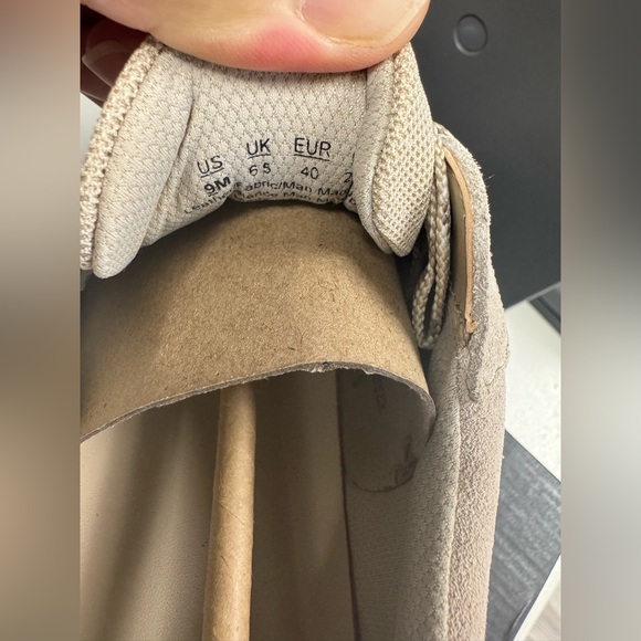 NIB- women’s Naturalizer Beige Sneakers - Picture 6 of 8